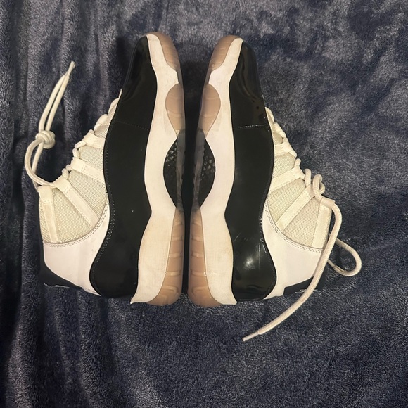 Jordan 11 Concord - Picture 2 of 4